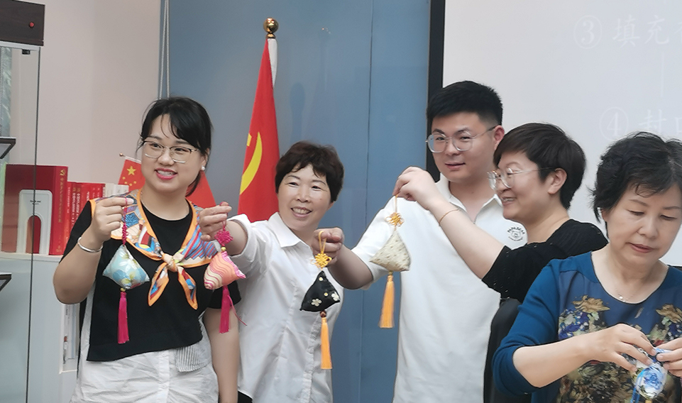 香韻端午，情滿誠(chéng)格——上海誠(chéng)格集團(tuán)工會(huì)組織開(kāi)展端午香囊制作活動(dòng)